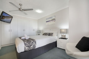 Sandy Shores Luxury Holiday Units - Tweed Heads Accommodation 16