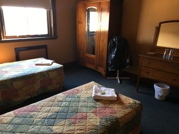 Strathfield Hotel - Accommodation Tasmania 25