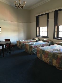 Strathfield Hotel - Accommodation Tasmania 32