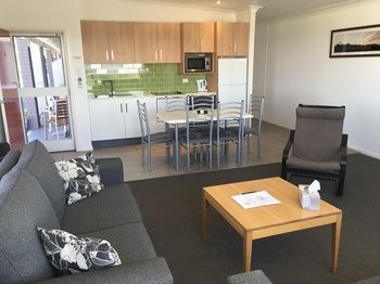 Harbourview Serviced Apartments - Accommodation NT 46