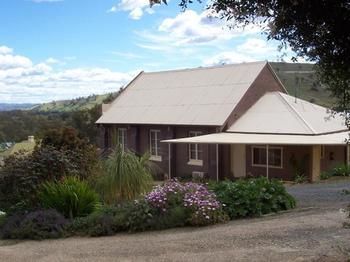 Church House B&B Gundagai - Accommodation Tasmania 1