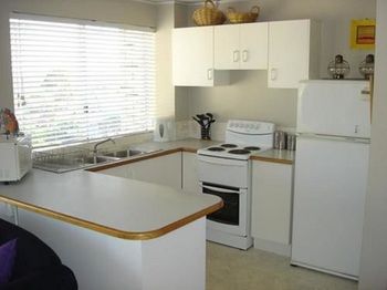 Bayviews & Harbourview Holiday Apartments - Accommodation Tasmania 8