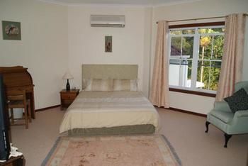 Kingfishers Manor  Noosa - Accommodation Resorts