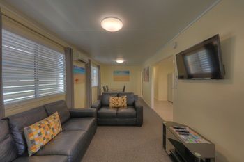 Alex Beach Cabins - Accommodation Tasmania 14
