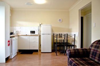 Baybrook Motor Inn & Apartments - Accommodation NT 28