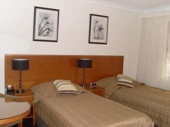 The Denman - Tweed Heads Accommodation 4
