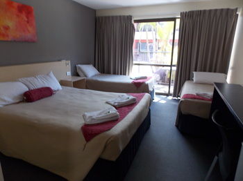 Currimundi Hotel Motel - Tweed Heads Accommodation 5