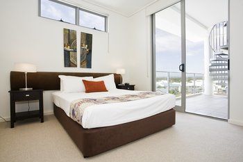 White Shells Luxury Apartments - Tweed Heads Accommodation 6