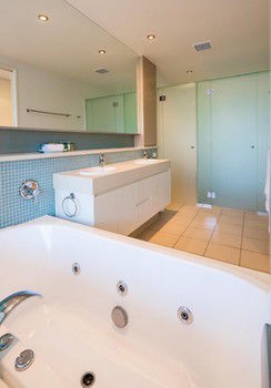 White Shells Luxury Apartments - Tweed Heads Accommodation 36