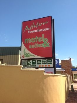 Ashton Townhouse Motel And Suites - Accommodation Port Macquarie 2