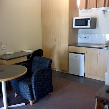 Ashton Townhouse Motel And Suites - Accommodation Tasmania 25