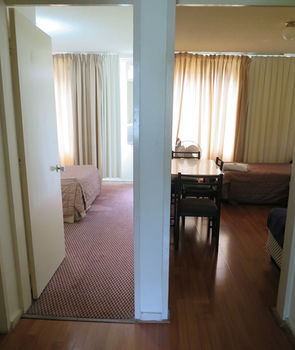 Amg Motel & Serviced Apartments - Accommodation Noosa 5