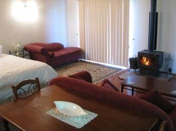 Hill Top Country Guest House - Accommodation NT 7