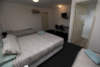 Across Country Motel And Serviced Apartments - Accommodation Noosa 4
