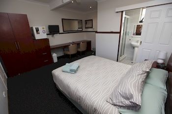 Across Country Motel And Serviced Apartments - Accommodation NT 8