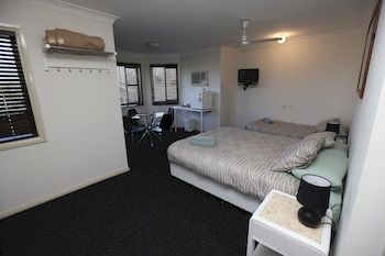 Across Country Motel And Serviced Apartments - thumb 9