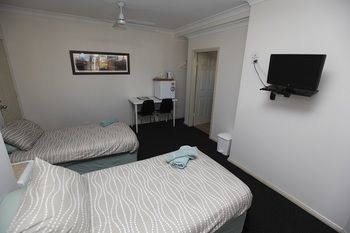 Across Country Motel And Serviced Apartments - thumb 16