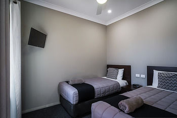 Akuna Motor Inn And Apartments - Accommodation NT 5