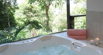Montville Grove Romantic Cottages - Accommodation NT 7