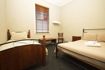 Pedenaposs Hotel - Accommodation in Brisbane