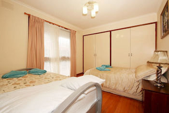 40 Thames Holiday Unit - Accommodation Airlie Beach