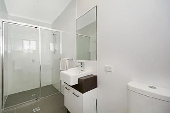 Cooroy Luxury Motel Apartments Noosa - Accommodation in Surfers Paradise