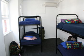 Zing Backpackers - Accommodation NT 10
