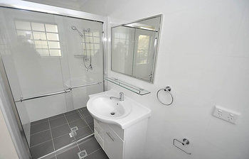 Balmain 1 Mont Furnished Apartment - Accommodation Rockhampton