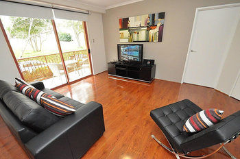 Balmain 12 Foy Furnished Apartment - thumb 3