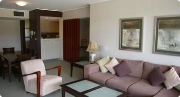 Castle Hill 503 Pen Furnished Apartment - Accommodation Resorts