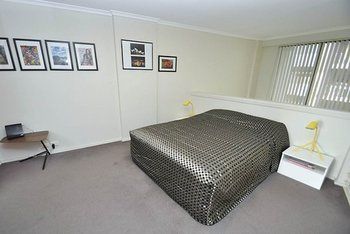 Darlinghurst 403 Pop Furnished Apartment - Accommodation NT 2