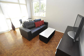 Neutral Bay 9 Bent Furnished Apartment