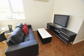 Neutral Bay 9 Bent Furnished Apartment - thumb 7