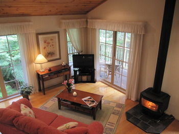 Myers Creek Cascades Luxury Cottages - Accommodation NT 22