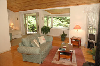 Myers Creek Cascades Luxury Cottages - thumb 37
