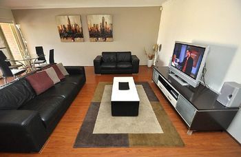 North Ryde 64 Cull Furnished Apartment - Accommodation NT 8