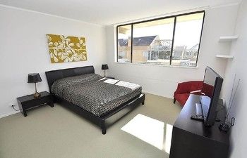 North Sydney 21 Rig Furnished Apartment - thumb 3