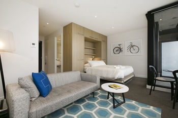 Melbourne Fully Self Contained Modern Studio Apartment 4505B - Accommodation NT 7