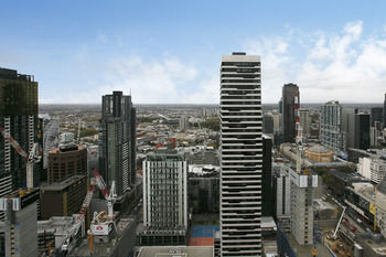 Melbourne Fully Self Contained Modern 1 Bed Apartment 4505A - Accommodation NT 1