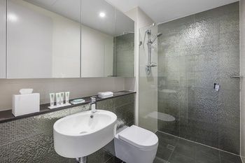 Meriton Serviced Apartments North Sydney - Accommodation NT 5