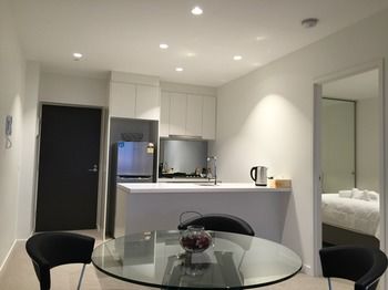 Homy Apartments Melbourne - Accommodation NT 2