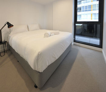 Homy Apartments Melbourne - Accommodation NT 40