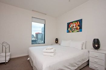 Melbourne Holiday Apartments Flinders Wharf - Accommodation NT 5