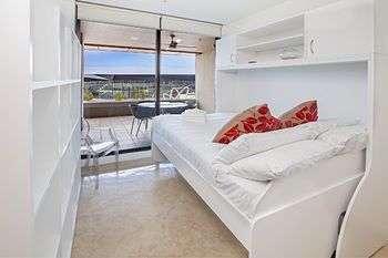 Melbourne Holiday Apartments Flinders Wharf - Accommodation NT 30
