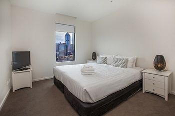 Melbourne Holiday Apartments Flinders Wharf - Accommodation NT 34