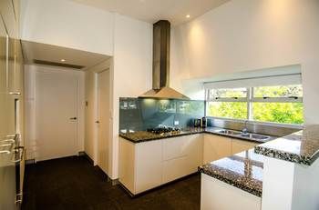 Sydney East Luxury Apartment - thumb 12