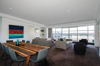 Sydney East Luxury Apartment - thumb 17