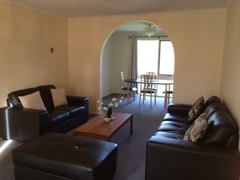Australian Home Away At East Doncaster - thumb 17