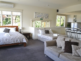 Belton House - Coogee Beach Accommodation 2