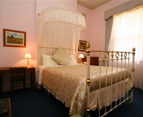 Lodge On Elizabeth - The - Accommodation in Bendigo 4